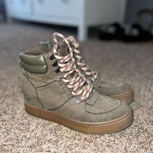 Steve Madden wedged shoes